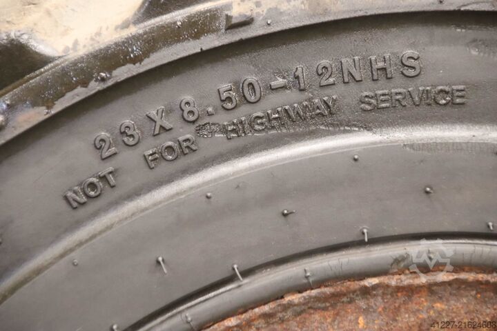Neumático con llanta Titan HD 23 x 8.50 - 12 N H S