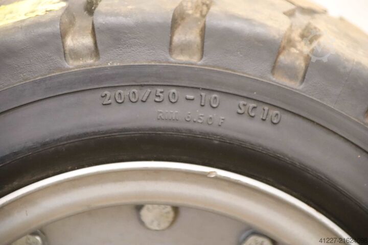 Neumáticos de caucho macizo Continental CSE-Robust 200/50-10  SC 10  RIM 6.50 F