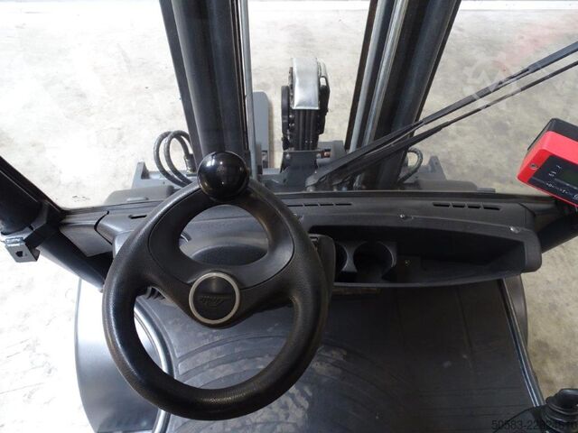 Chariot élévateur à fourche diesel Linde H50D-02 -Container-Indoor-Stapler -TRIPLEX