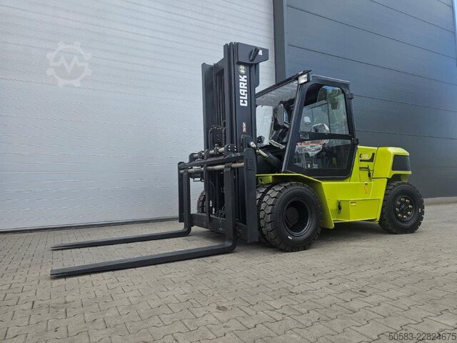 Terrængående gaffeltruck Clark C70D - NEU - DIESEL KUBOTA - TRIPLEX