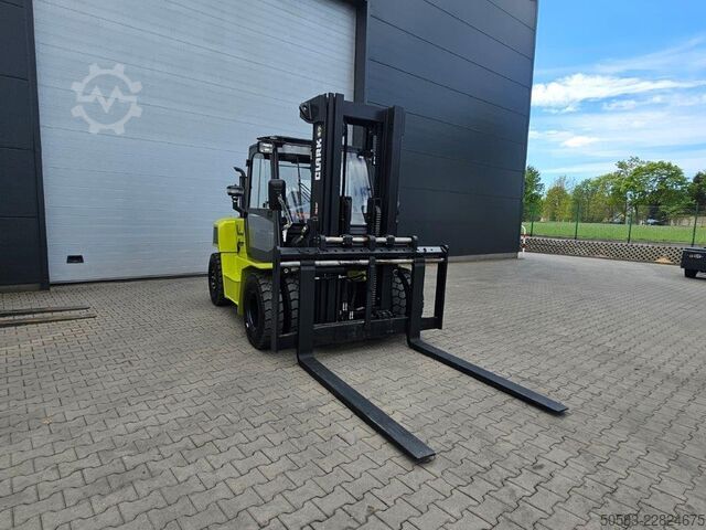 Terrængående gaffeltruck Clark C70D - NEU - DIESEL KUBOTA - TRIPLEX