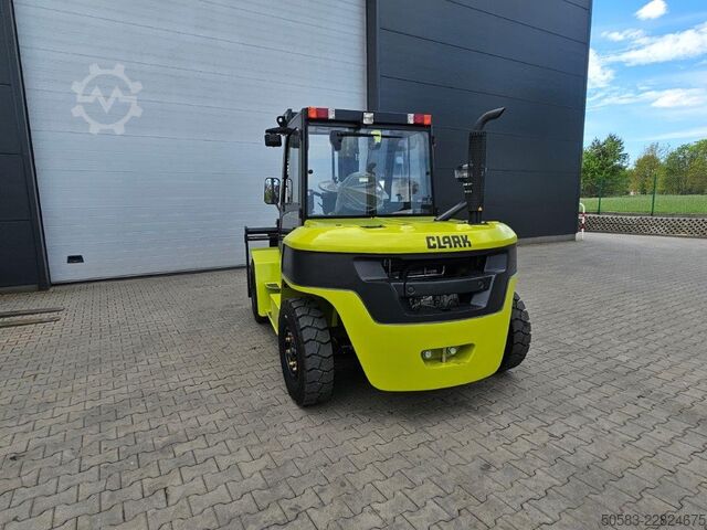 Terrængående gaffeltruck Clark C70D - NEU - DIESEL KUBOTA - TRIPLEX
