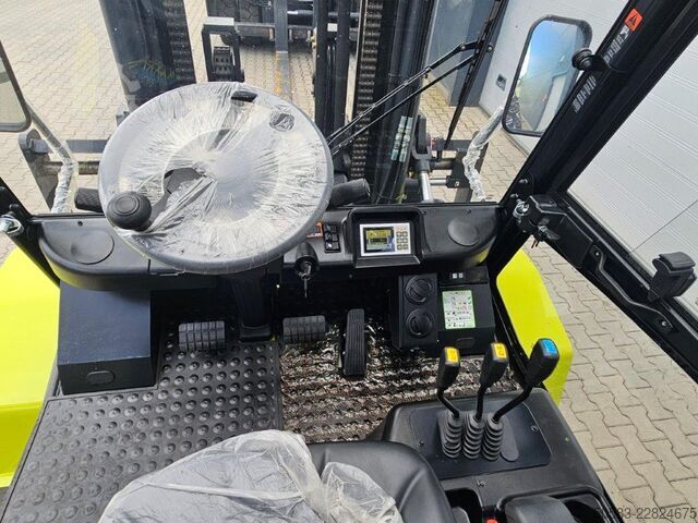 Terrængående gaffeltruck Clark C70D - NEU - DIESEL KUBOTA - TRIPLEX