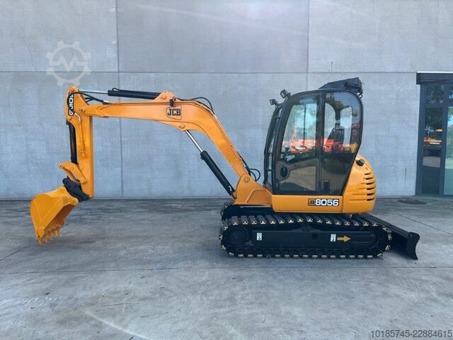 Pásový bagr J.C. Bamford Excavators Ltd JCB 8080