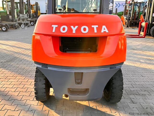 Forklift Toyota 42-4FD40 / DIESEL / 4500KG / DUPLEX / FO