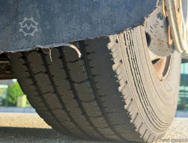 Box truck DAF CF 65 EURO 5 ONLY 202.000 KM TAIL LIFT HOLLAND-T