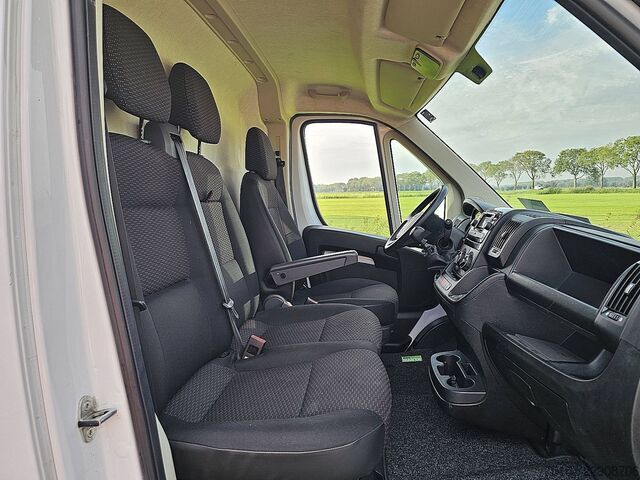 Bestelauto OPEL MOVANO 2.2 L2H2 Airco Euro6