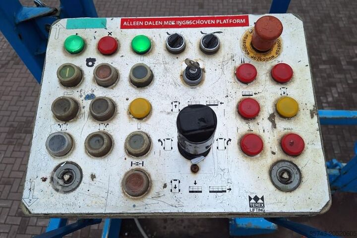 Schaarlift Holland Lift Megastar G300 Diesel, 4x4x4 Drive, 33.5m Working H