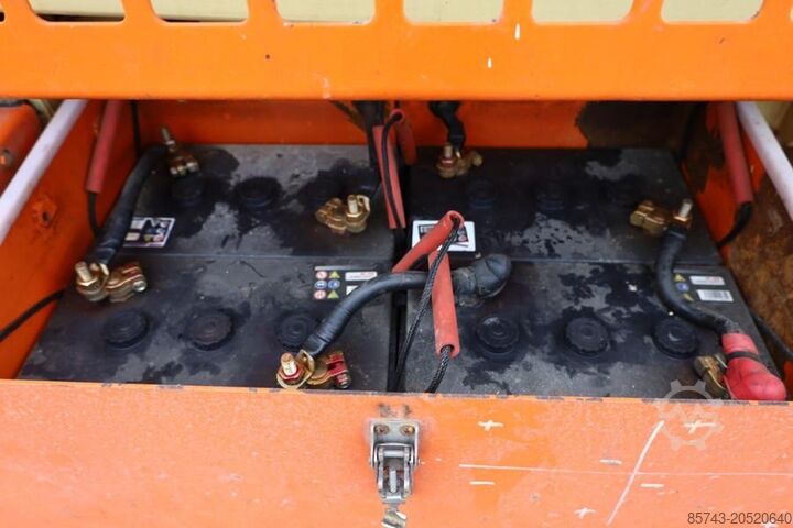 Schaarlift JLG M4069 Hybrid, 14.2m Working Height, 360kg Capacity