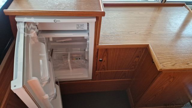 Minibüs MERCEDES-BENZ Vorgänger Sprinter O 319 Samba mit Faltdach AC