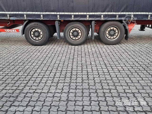 Otvorena poluprikolica sa ceradom Kögel Curtainsider Mega