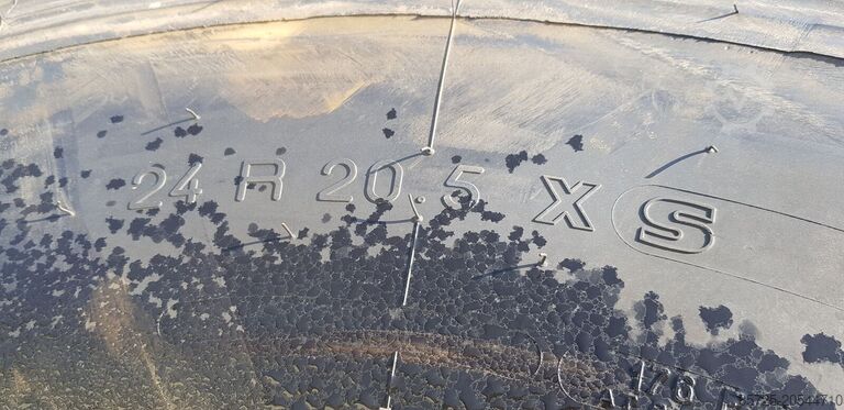 Wiel met band Michelin 24 20.5 xs