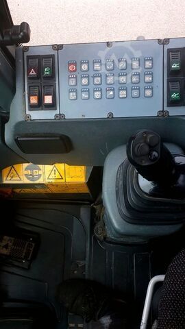 Pala gommata LIEBHERR L 542 ohne Partikelfilter, ohne AdBlue, kein 524