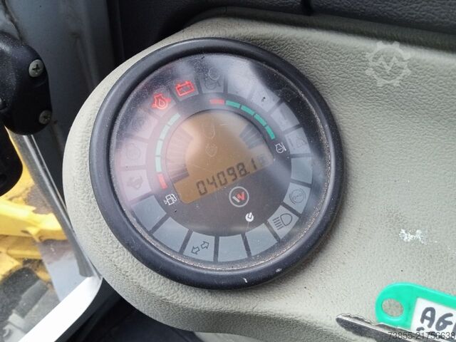 Minirypadlo < 7t Wacker Neuson 50Z3 with 3 excavator buckets