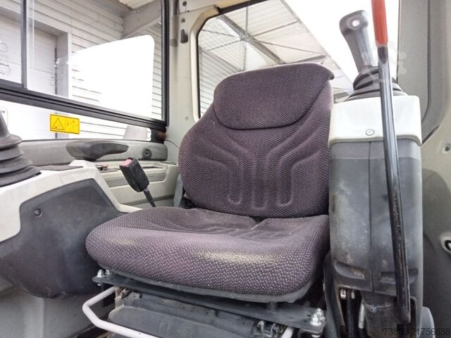 Minirypadlo < 7t Wacker Neuson 50Z3 with 3 excavator buckets