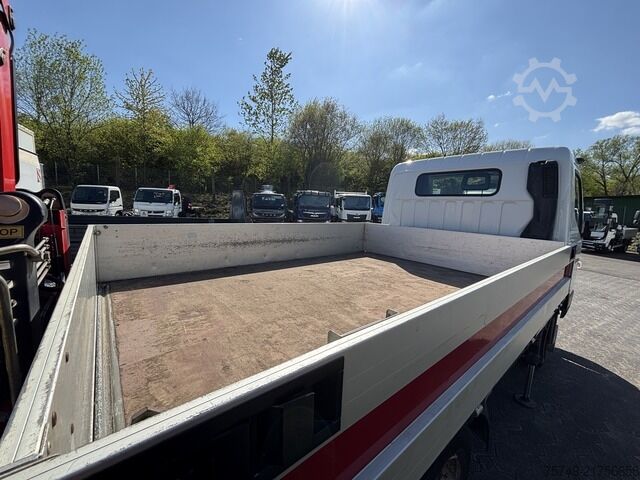 Pick-up varevogn Fuso 3C13 Pritsche 2.85m Heckladekran 3xhydr. 1xmech.