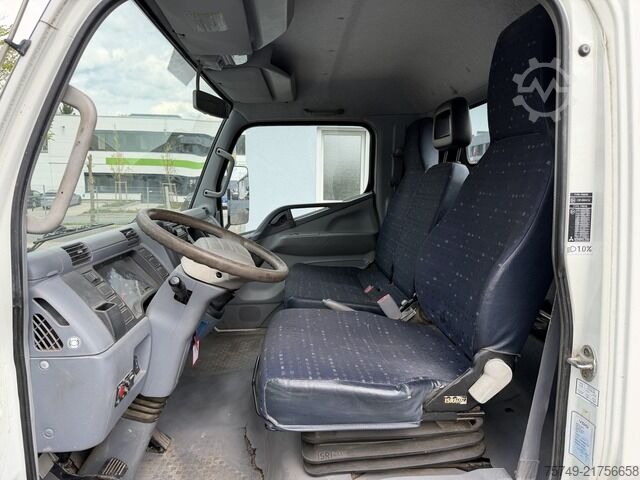 Pick-up varevogn Fuso 3C13 Pritsche 2.85m Heckladekran 3xhydr. 1xmech.