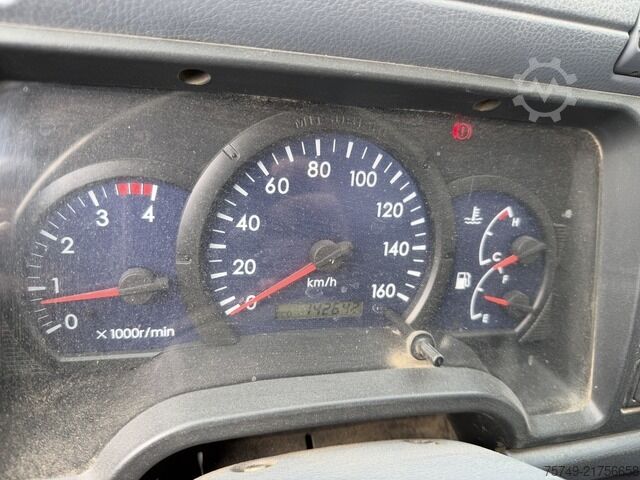 Pick-up varevogn Fuso 3C13 Pritsche 2.85m Heckladekran 3xhydr. 1xmech.