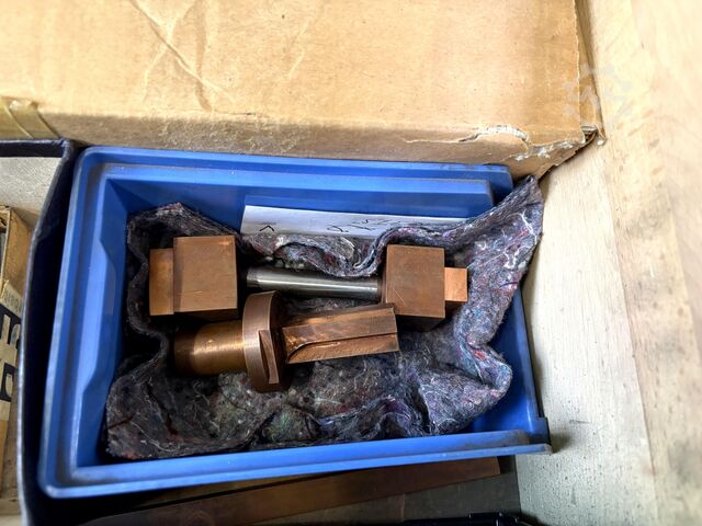 Električno pražnjenje mašina WALTER HW 102