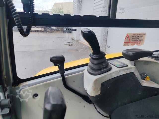 Minigraafmachine < 7t Wacker Neuson EZ28 with 3 excavator buckets