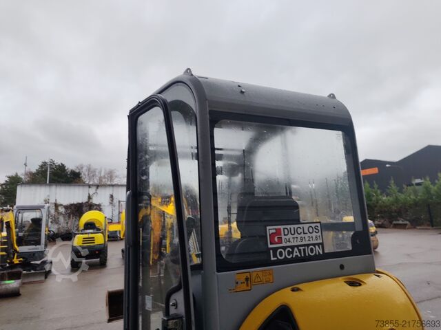 Minigraafmachine < 7t Wacker Neuson EZ28 with 3 excavator buckets