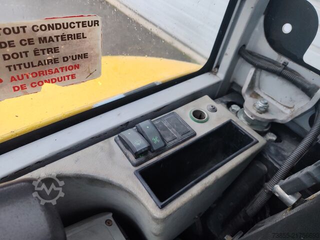 Minigraafmachine < 7t Wacker Neuson EZ28 with 3 excavator buckets