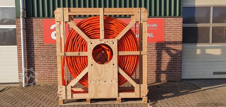 Sleepslang 300 meter 4,5" - Nieuw irrigation hose  Sleepslang 300 meter 4,5" - Nieuw