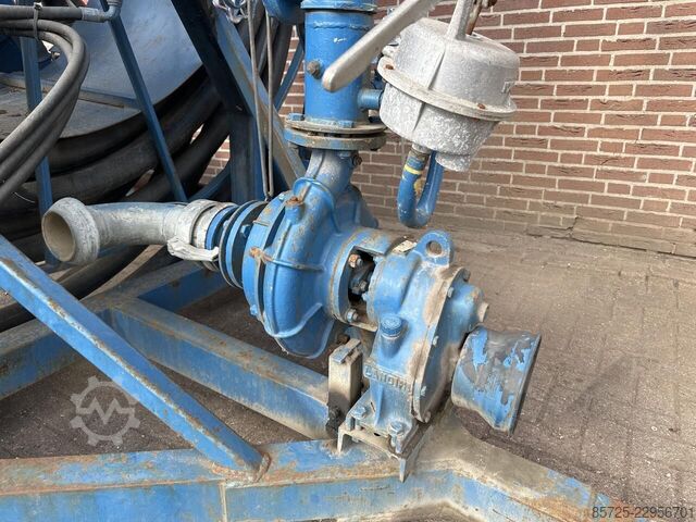 Beregeningsapparaat  Haspel met eigen pomp - Gebruikt