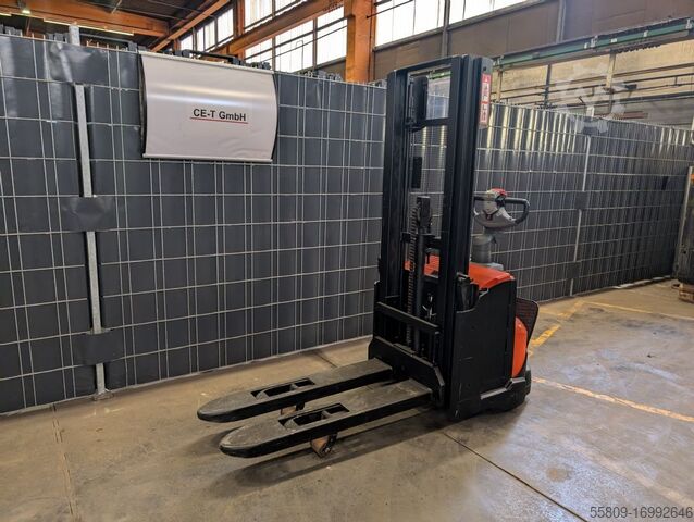 Stohovač palet BT SWE 140 L