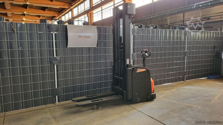 Stohovač palet BT SWE160L // Triplex // Baugleiches Gerät verfügbar