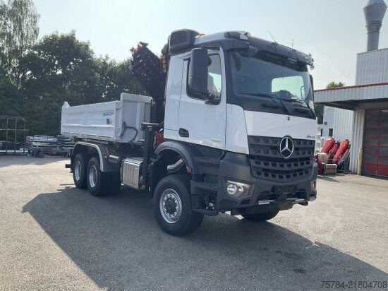 Autocamion basculant tridirecțional MERCEDES-BENZ AROCS 3351 AK 6X6  3-S-KIPPER BORDMATIK,  PALFINGERKRAN, NEU, MIETKAUF MGL
