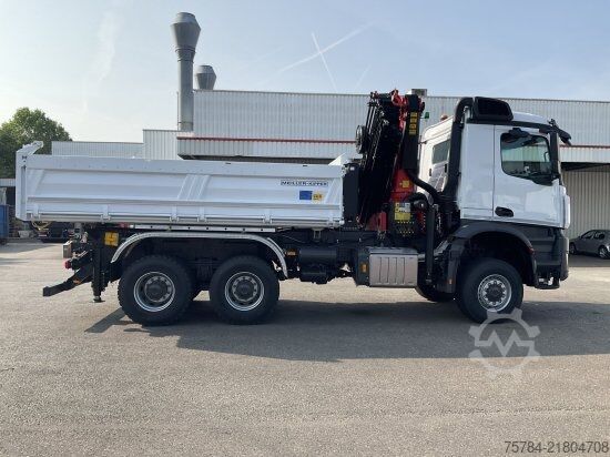 Autocamion basculant tridirecțional MERCEDES-BENZ AROCS 3351 AK 6X6  3-S-KIPPER BORDMATIK,  PALFINGERKRAN, NEU, MIETKAUF MGL