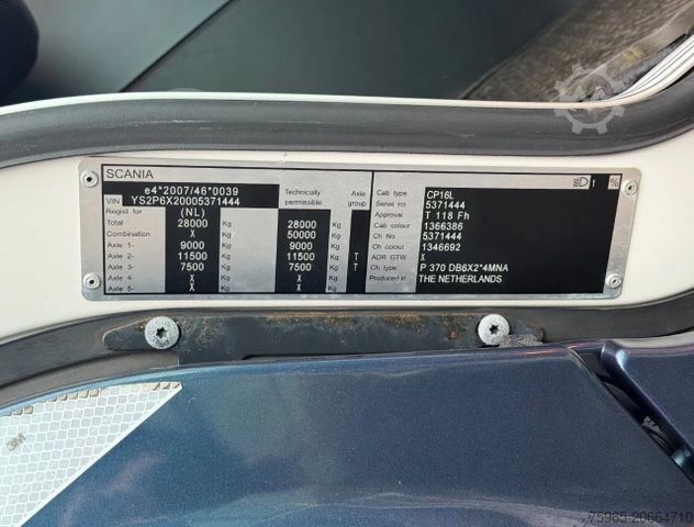 Kylbil SCANIA P370 VAN BEURDEN ISOLATED BOX THERMO KING TAIL L