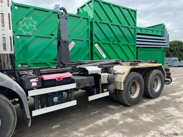 Autocamion cu cârlig pentru containere RENAULT RENAULT KERAX 320 SCARRABILE