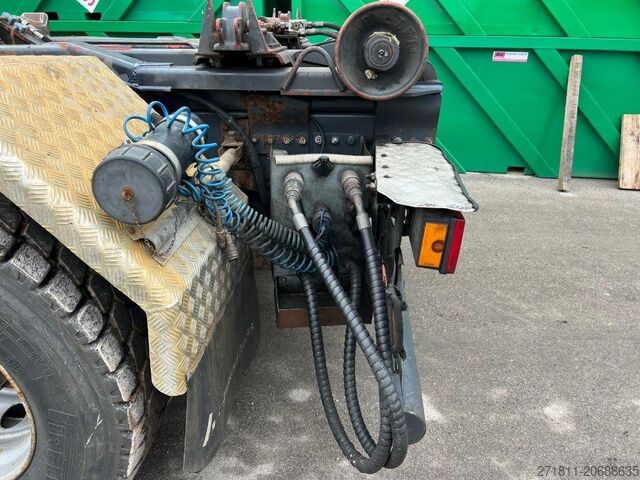 Autocamion cu cârlig pentru containere RENAULT RENAULT KERAX 320 SCARRABILE