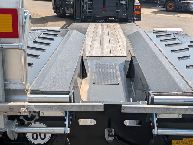 Naczepa niskopodwoziowa DOLL 2- Achs Tiefbett Tera mit überfahrbarem Heck