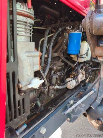 Traktor BELARUS MTS 572