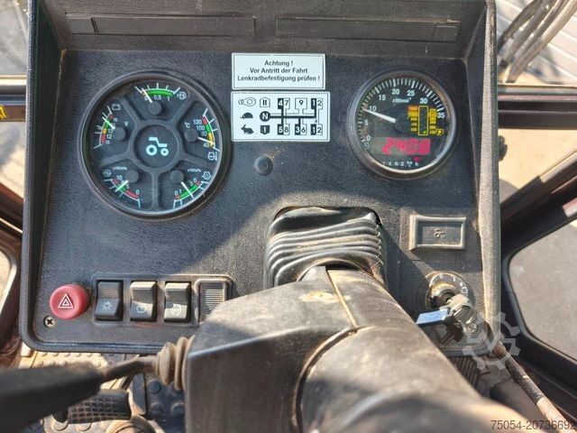 Traktor BELARUS MTS 572