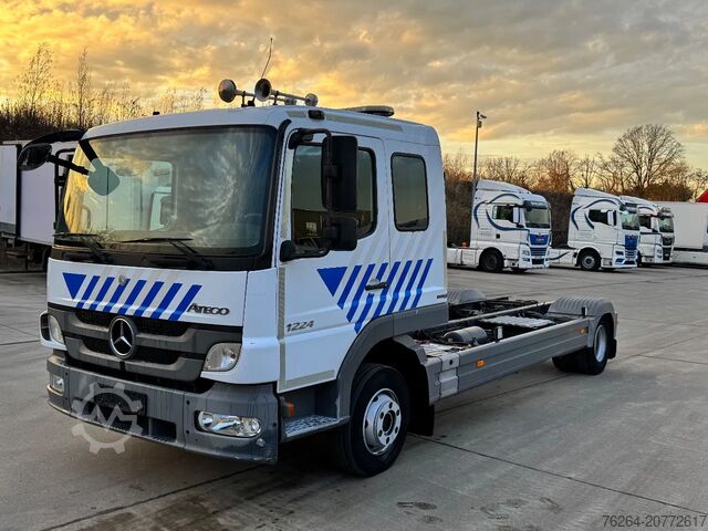 Chassis com cabina Mercedes-Benz Atego 1224 PTO