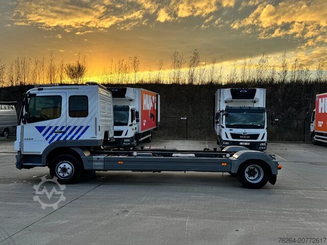 Chassis com cabina Mercedes-Benz Atego 1224 PTO