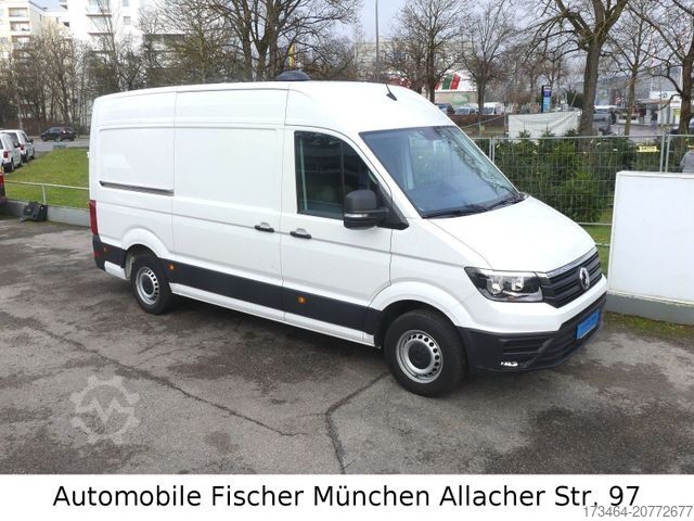 High top van VOLKSWAGEN Crafter Kasten 35 mittellang HochdachAHK Sortimo