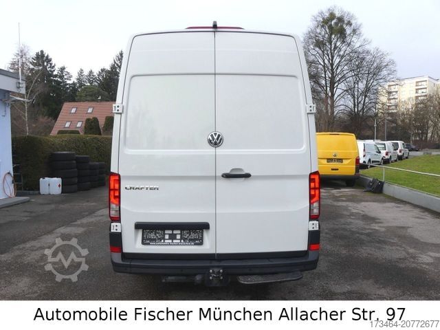 High top van VOLKSWAGEN Crafter Kasten 35 mittellang HochdachAHK Sortimo