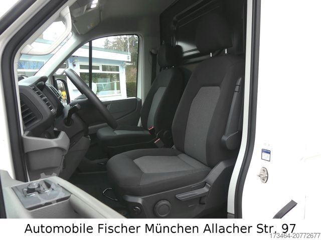 High top van VOLKSWAGEN Crafter Kasten 35 mittellang HochdachAHK Sortimo
