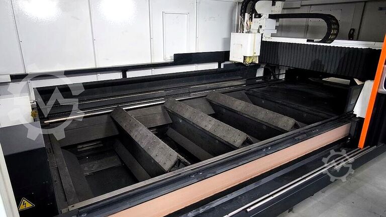 Laserschneidmaschine Großformat Mazak Optiplex Nexus 3015 Fiber 2,0 KW