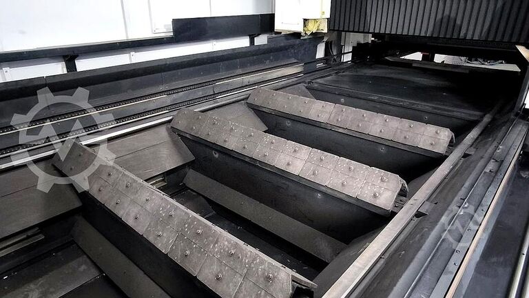 Laserschneidmaschine Großformat Mazak Optiplex Nexus 3015 Fiber 2,0 KW
