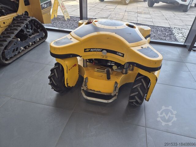 Távirányítós önjáró fűnyíró Spider MINI II 4X4 / KOSIARKA STEROWANA PILOTEM