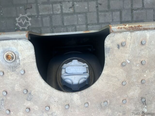 Tractora de carretera estándar TERBERG YT182