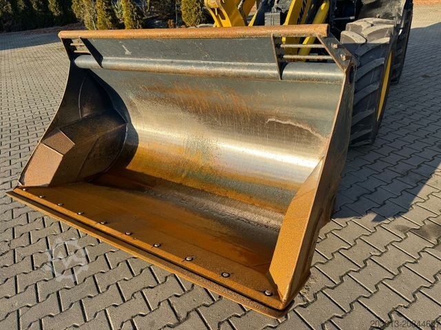 Utovarivač na točkovima KOMATSU WA 100M-8E0 Radlader 8 Ton - 3931 H - 0,75m³