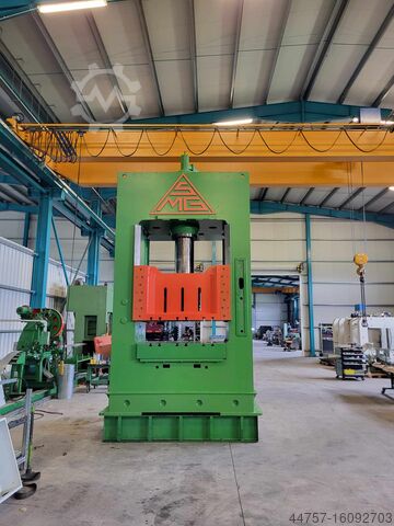 Tekenpers HYDRAULIC PRESS SMG 300t