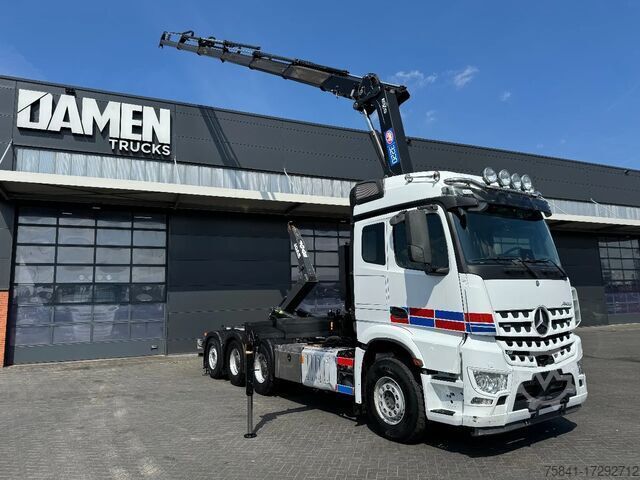 Sistema de brazo de gancho Mercedes-Benz AROCS 3253  8x4 HMF 3220 K-6 + JOAB Haakarmsysteem